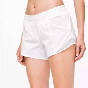 Lululemon hotty hot shorts 2.5”